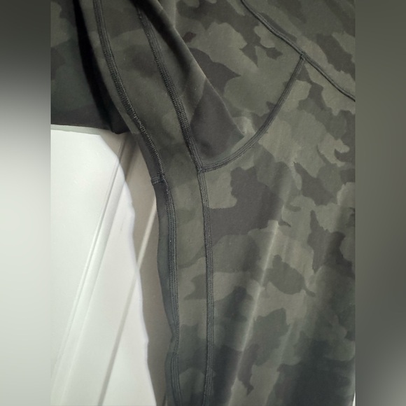 lululemon athletica ALIGN HIGH RISE CROP 21” Camo Leggings - Picture 4 of 7